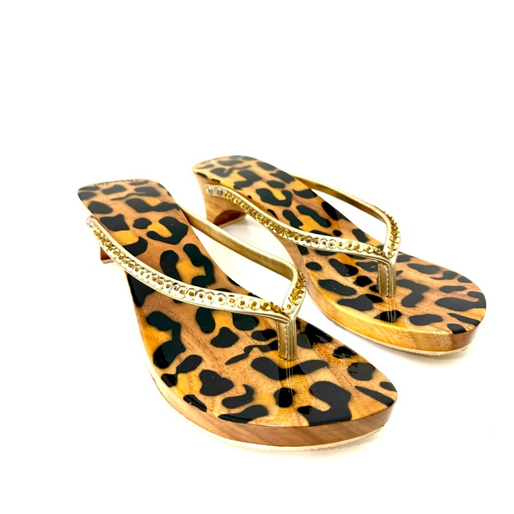 Woodies Leopard Print Women's Sandals with Gold Accents size 9